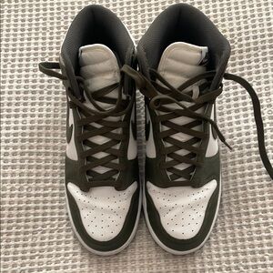 Nike Men's Green and White High-Top Sneakers